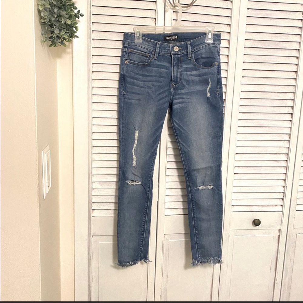 Express distressed cropped leggings skinny jeans mid rise 6